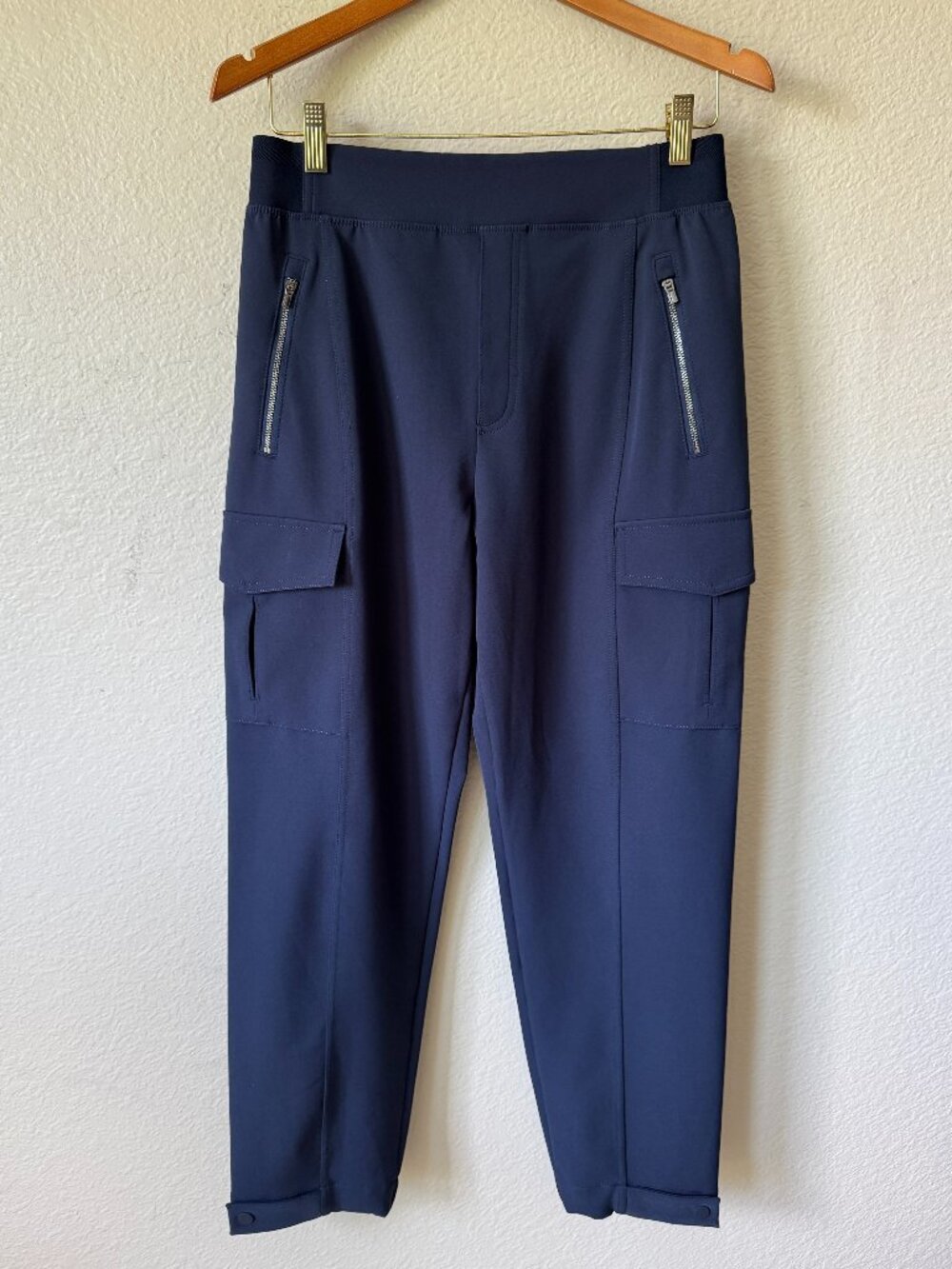Athleta Endless High Rise Cargo Pant Sz 8 Navy Pockets Work Travel Daily Wear